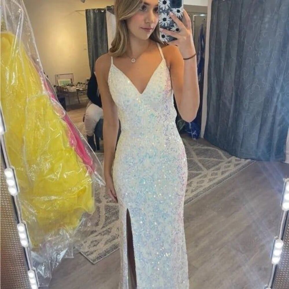 Primavera Couture Lace Beaded V-Neck Gown Size 2